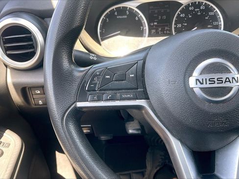 Used 2021 Nissan Versa S FWD image 18