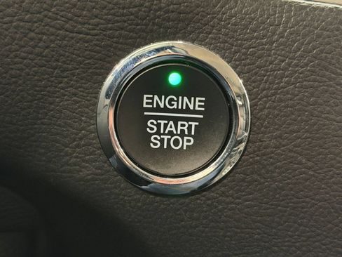 Used 2022 Ford Edge Titanium AWD/4WD image 16