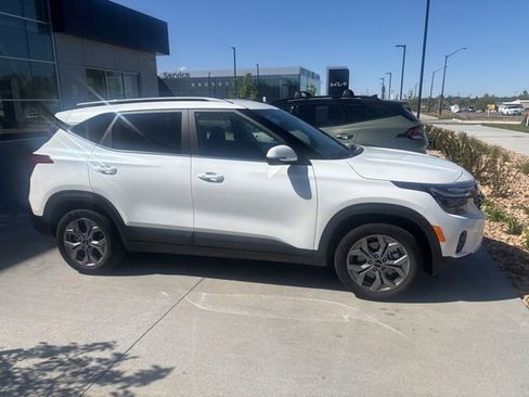 Certified 2024 Kia Seltos S AWD/4WD image 3