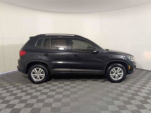 Used 2017 Volkswagen Tiguan S image 4