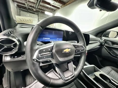 Certified 2025 Chevrolet Equinox LT w/ Safety and Technology Package FWD image 10
