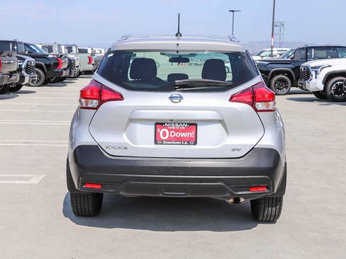 Used 2019 Nissan Kicks SV FWD image 7