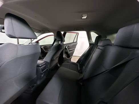 Used 2021 Toyota RAV4 LE FWD image 13