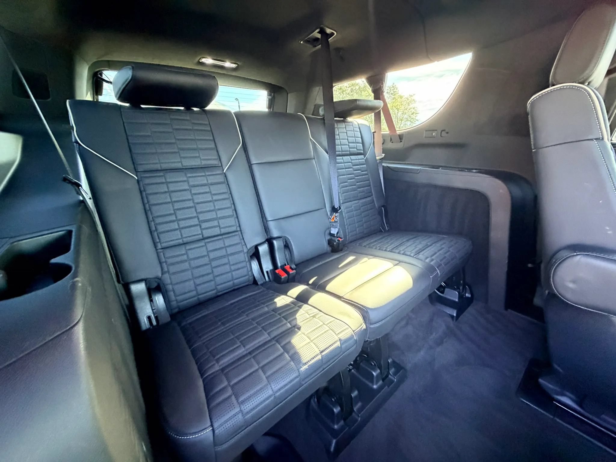 Used 2025 Cadillac Escalade ESV Sport Platinum AWD/4WD image 30