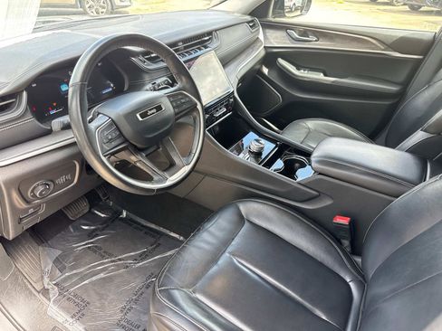 Used 2022 Jeep Grand Cherokee Limited AWD/4WD image 22