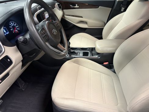 Used 2016 Kia Sorento LX FWD image 9