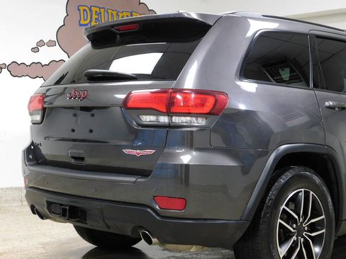 Used 2021 Jeep Grand Cherokee Trailhawk w/ Premium Lighting Group AWD/4WD image 89