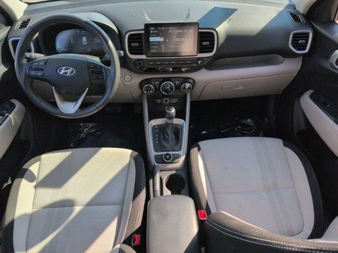Used 2025 Hyundai Venue SEL FWD image 25
