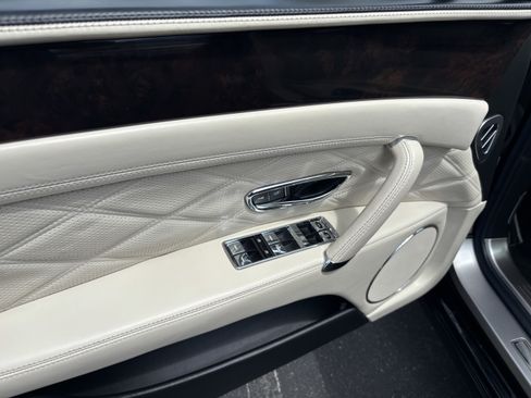 Used 2014 Bentley Flying Spur W12 AWD/4WD image 14