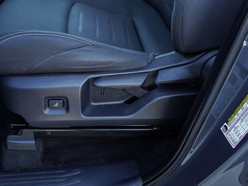 Used 2024 Toyota Tacoma TRD Off-Road image 17