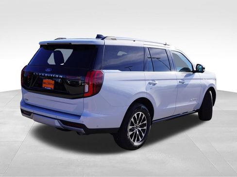 Certified 2025 Ford Expedition Platinum AWD/4WD image 5