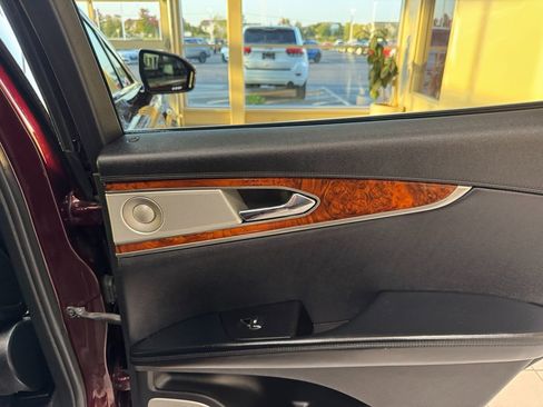 Used 2017 Lincoln MKX Reserve w/ Luxury Package image 43