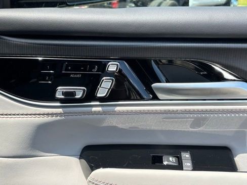 New 2026 Jeep Grand Wagoneer Summit AWD/4WD image 8