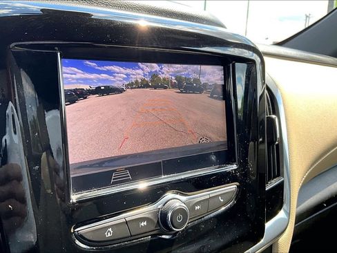 Used 2023 Chevrolet Traverse LS FWD image 22
