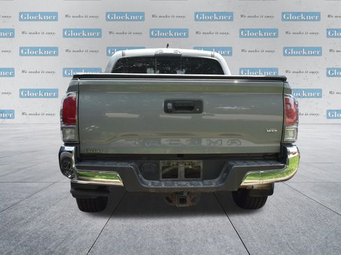 Used 2020 Toyota Tacoma TRD Off-Road AWD/4WD image 19