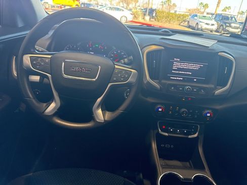Used 2022 GMC Terrain SLE w/ Driver Convenience Package image 18