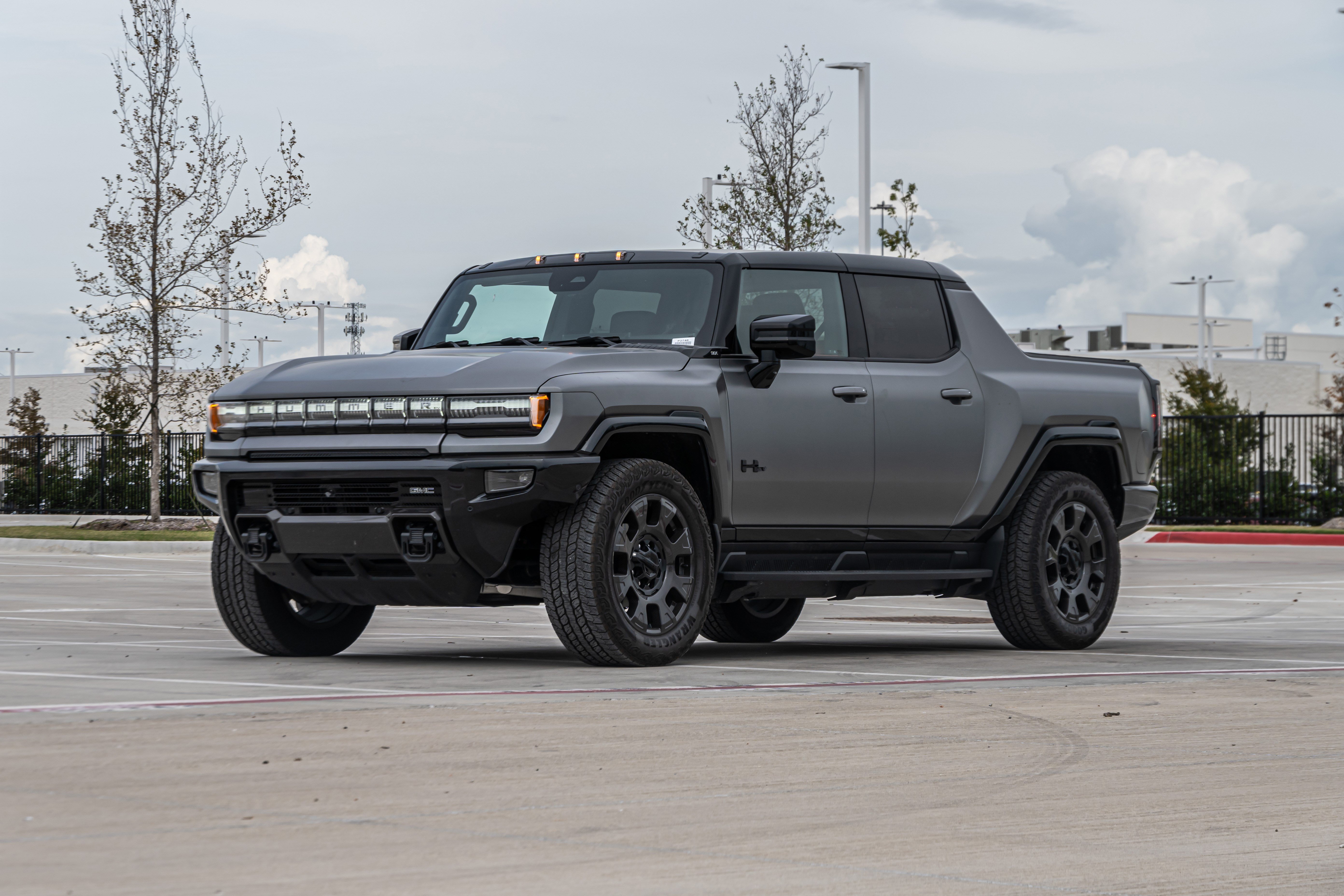 Used 2026 GMC Hummer EV 4x4 Crew Cab w/ Carbon Fiber Edition Package image 5