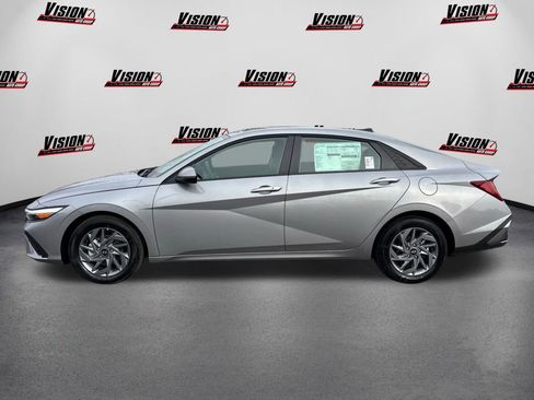 New 2026 Hyundai Elantra Hybrid w/ Cargo Package FWD image 8
