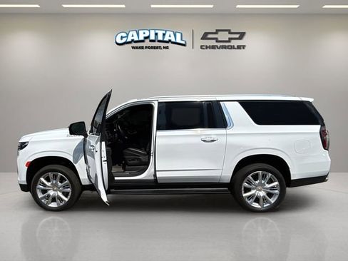 Used 2024 Chevrolet Suburban High Country AWD/4WD image 13