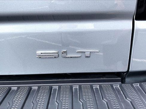 Used 2024 GMC Sierra 1500 SLT w/ SLT Convenience Package AWD/4WD image 9