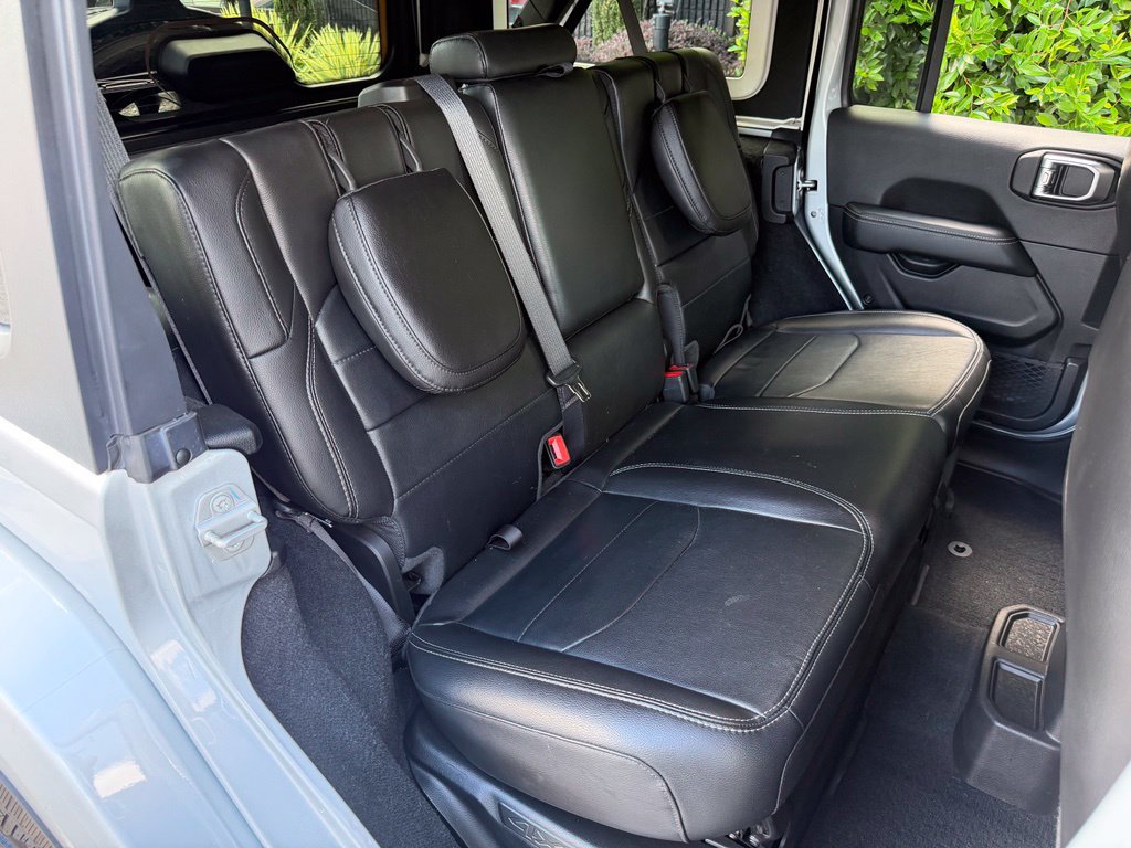Used 2023 Jeep Wrangler Unlimited Sahara w/ Cold Weather Group AWD/4WD image 39