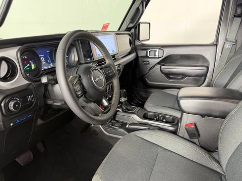 Used 2024 Jeep Wrangler Unlimited AWD/4WD image 13