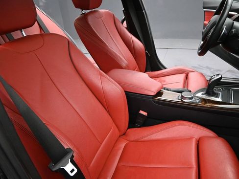 Used 2018 BMW 330i xDrive Sedan w/ Convenience Package image 19