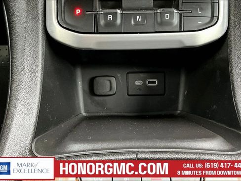 Used 2023 GMC Acadia SLE w/ Elevation Edition image 16