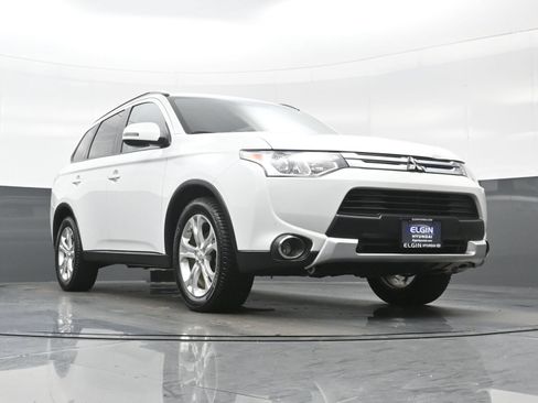 Used 2015 Mitsubishi Outlander SE AWD/4WD image 35