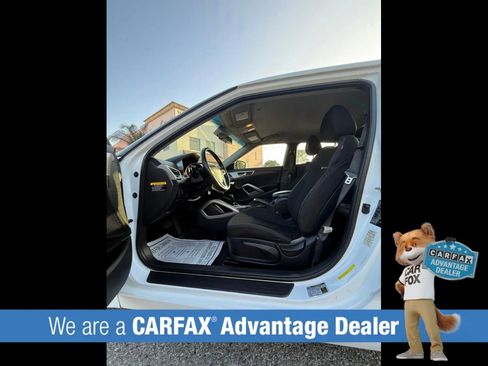 Used 2017 Hyundai Veloster FWD image 14