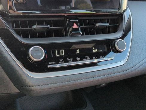 Used 2025 Toyota Corolla SE FWD image 14