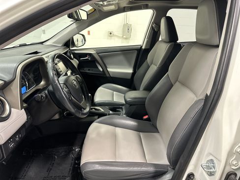 Used 2015 Toyota RAV4 Limited AWD/4WD image 18