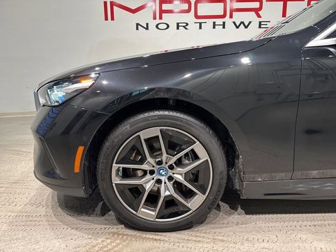 Used 2024 BMW i5 eDrive40i w/ Premium Package image 7