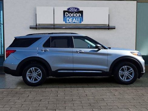 Certified 2023 Ford Explorer XLT w/ Equipment Group 202A AWD/4WD image 2