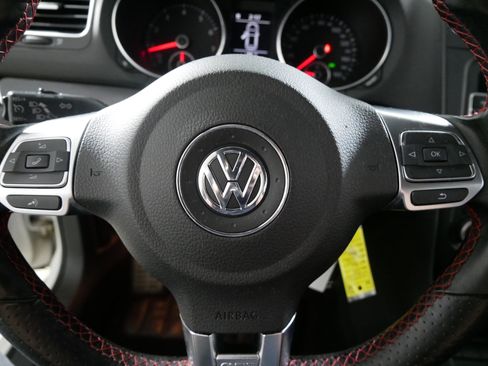 Used 2010 Volkswagen GTI image 25