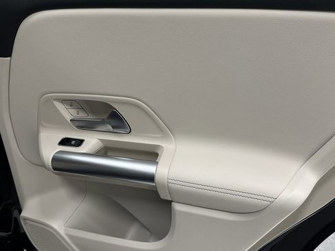 Certified 2025 Mercedes-Benz GLA 250 image 19