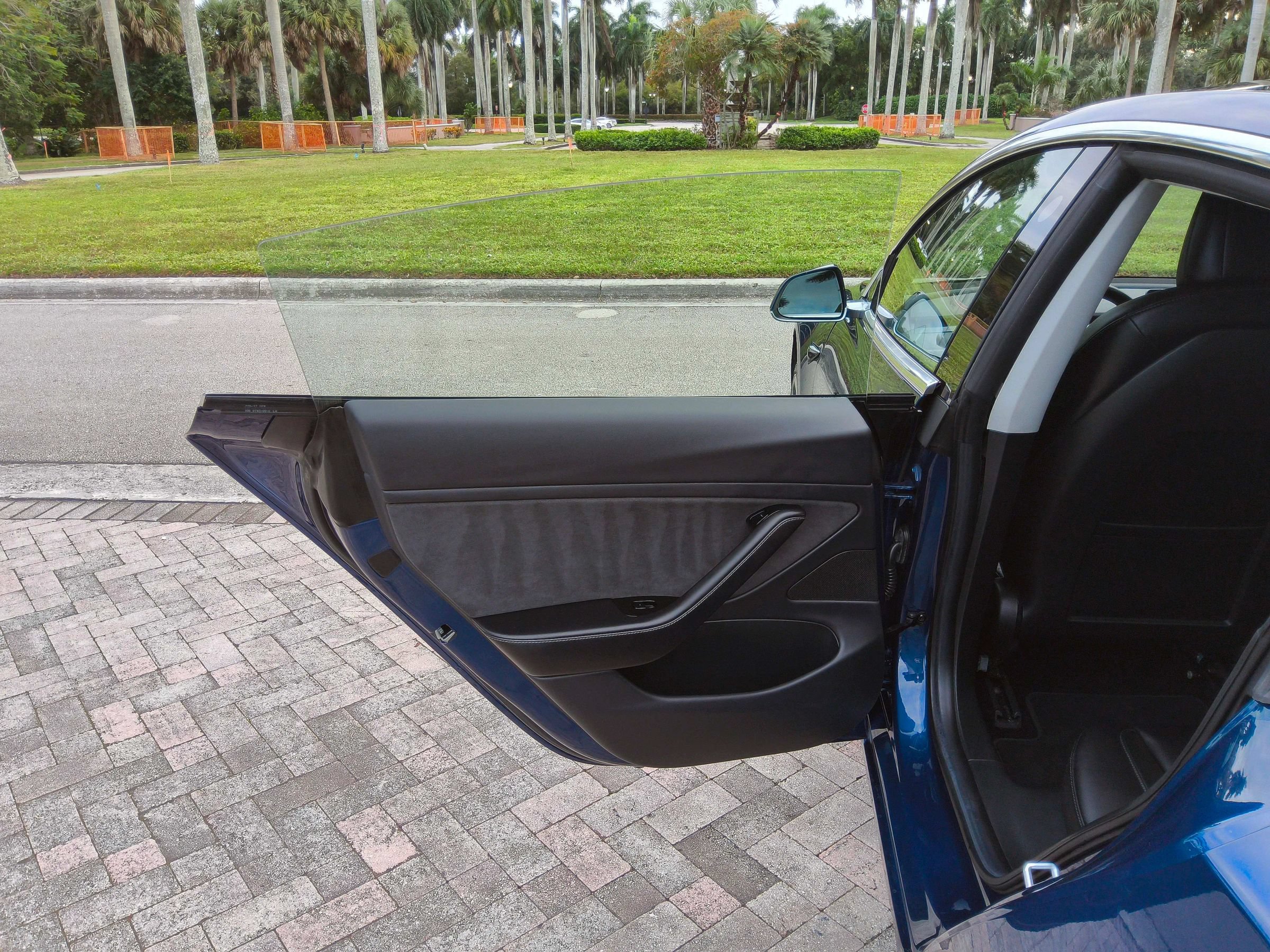 Used 2018 Tesla Model 3 Long Range RWD image 26