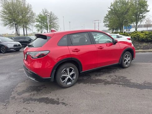 Used 2024 Honda HR-V EX-L image 10