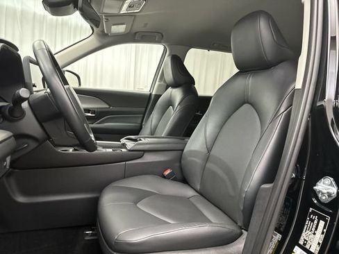 Used 2025 Toyota Grand Highlander AWD image 16