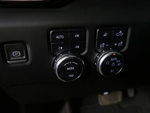 Used 2023 GMC Sierra 1500 Denali w/ Denali Reserve Package AWD/4WD image 17