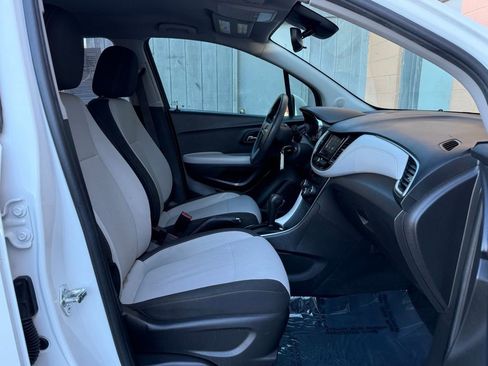 Used 2020 Chevrolet Trax LS w/ Tint and Cruise Package image 23