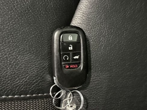 Used 2025 Honda Pilot Touring image 27