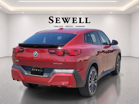 Used 2024 BMW X2 xDrive28i w/ Technology Package AWD/4WD image 5
