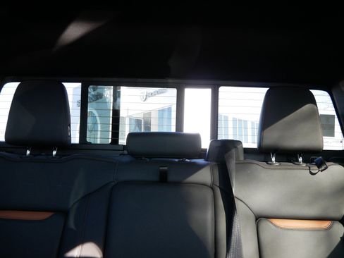 Used 2021 GMC Sierra 1500 AT4 w/ AT4 Premium Package image 40