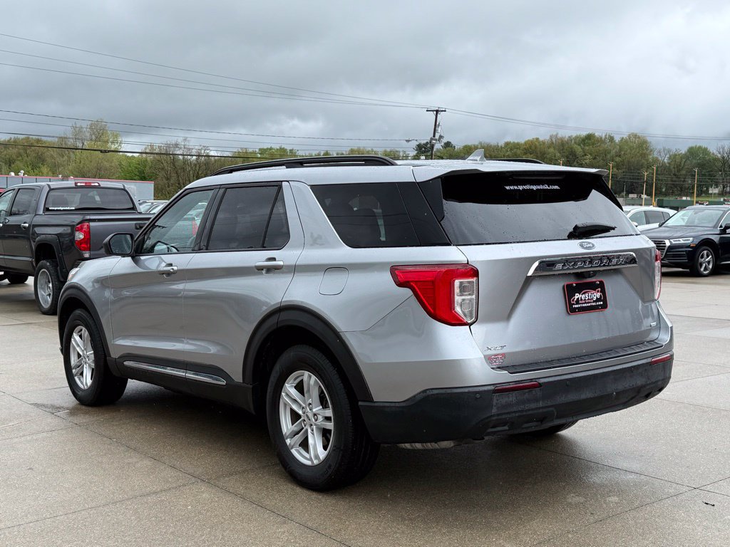 Used 2020 Ford Explorer XLT w/ Comfort Package AWD/4WD image 4