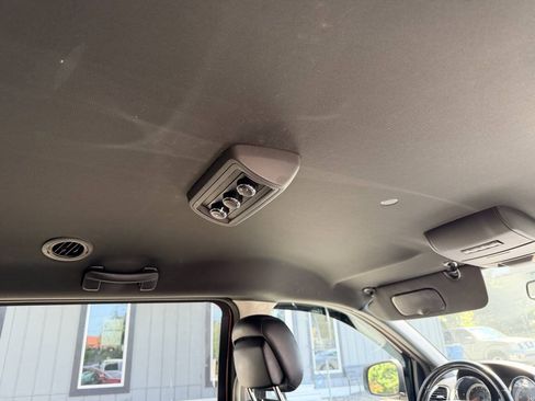 Used 2018 Dodge Grand Caravan SXT FWD image 6