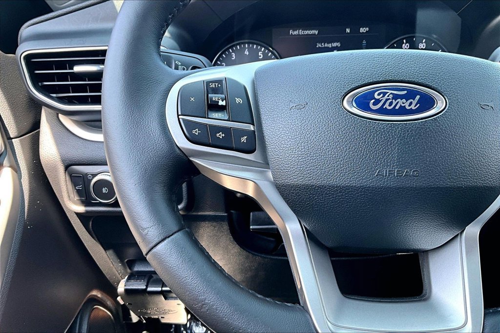 Used 2020 Ford Explorer XLT w/ Equipment Group 202A AWD/4WD image 25
