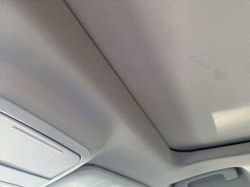 Used 2022 Ford Explorer XLT w/ Equipment Group 202A image 22