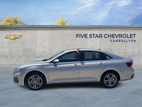 Used 2023 Volkswagen Jetta SE FWD image 5
