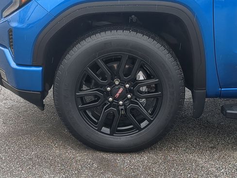 Used 2022 GMC Sierra 1500 Elevation w/ LPO, Elevation Black Package image 11